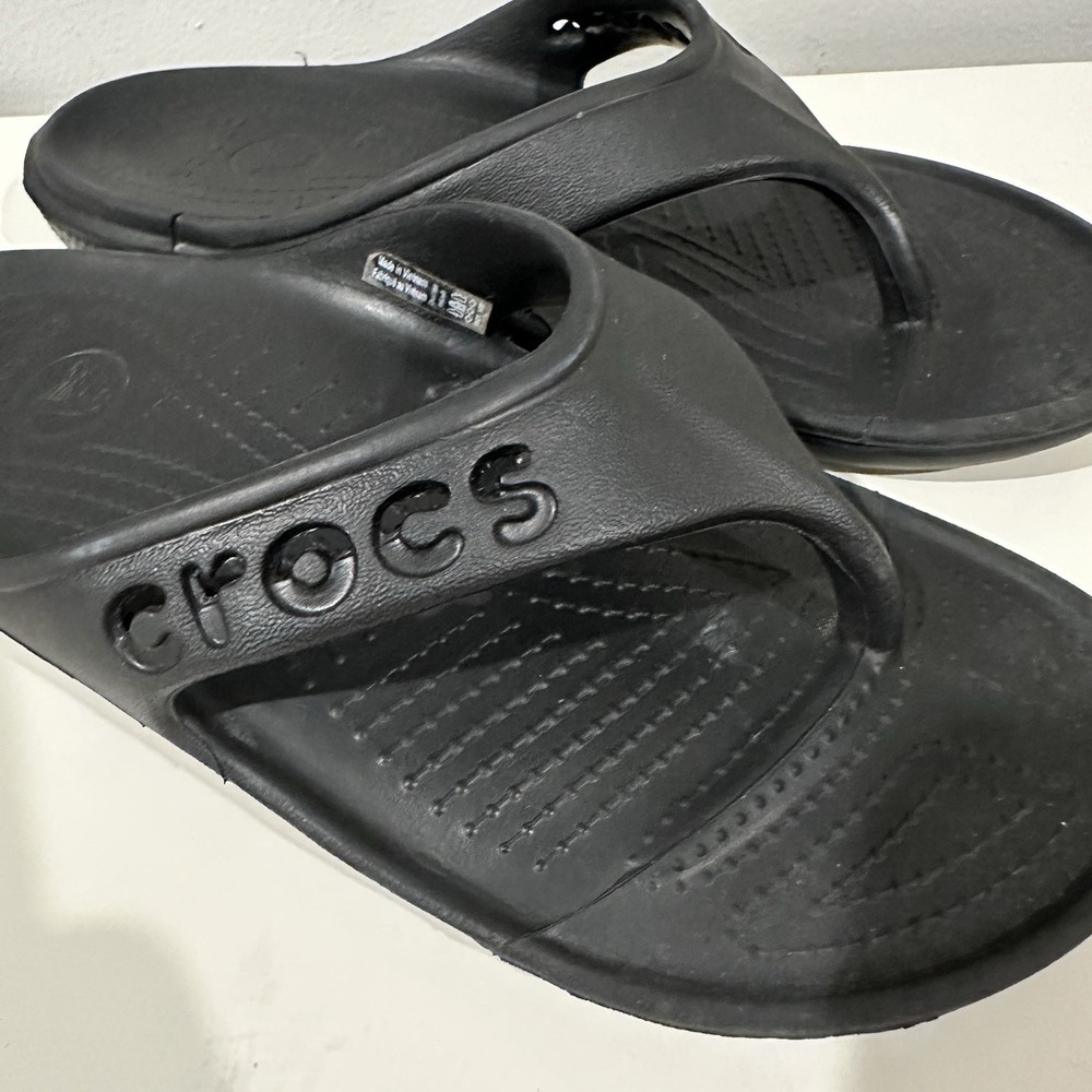 Crocs Unisex‎ Baya II Flip Flops, Black, Men's 6 Women's 8.